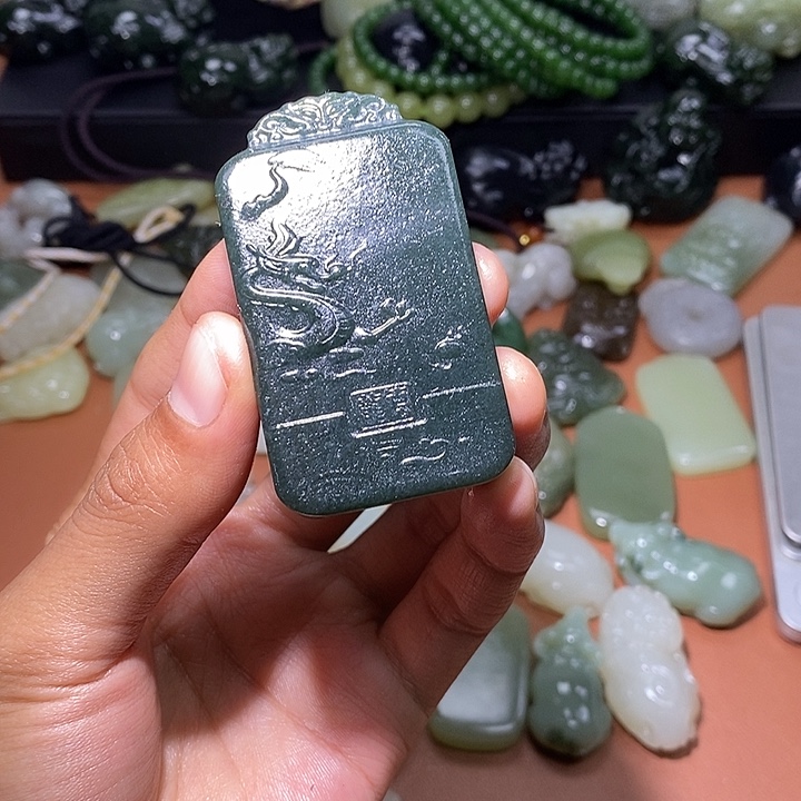 和田玉未镶嵌颈饰