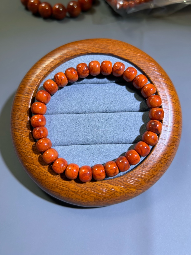 川料南红精品火焰纹全品原矿老型单圈