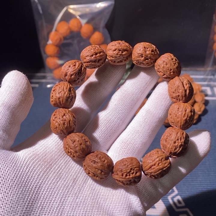 文玩核桃手串……20