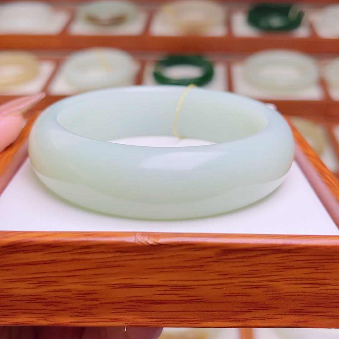 和田玉手镯未镶嵌60