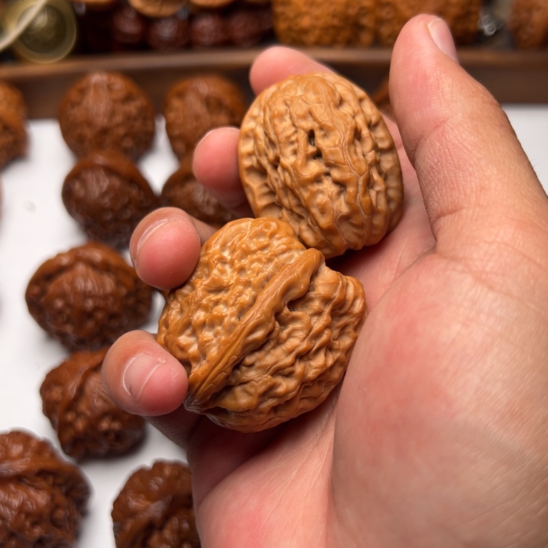 文玩核桃把件要***肉霸王