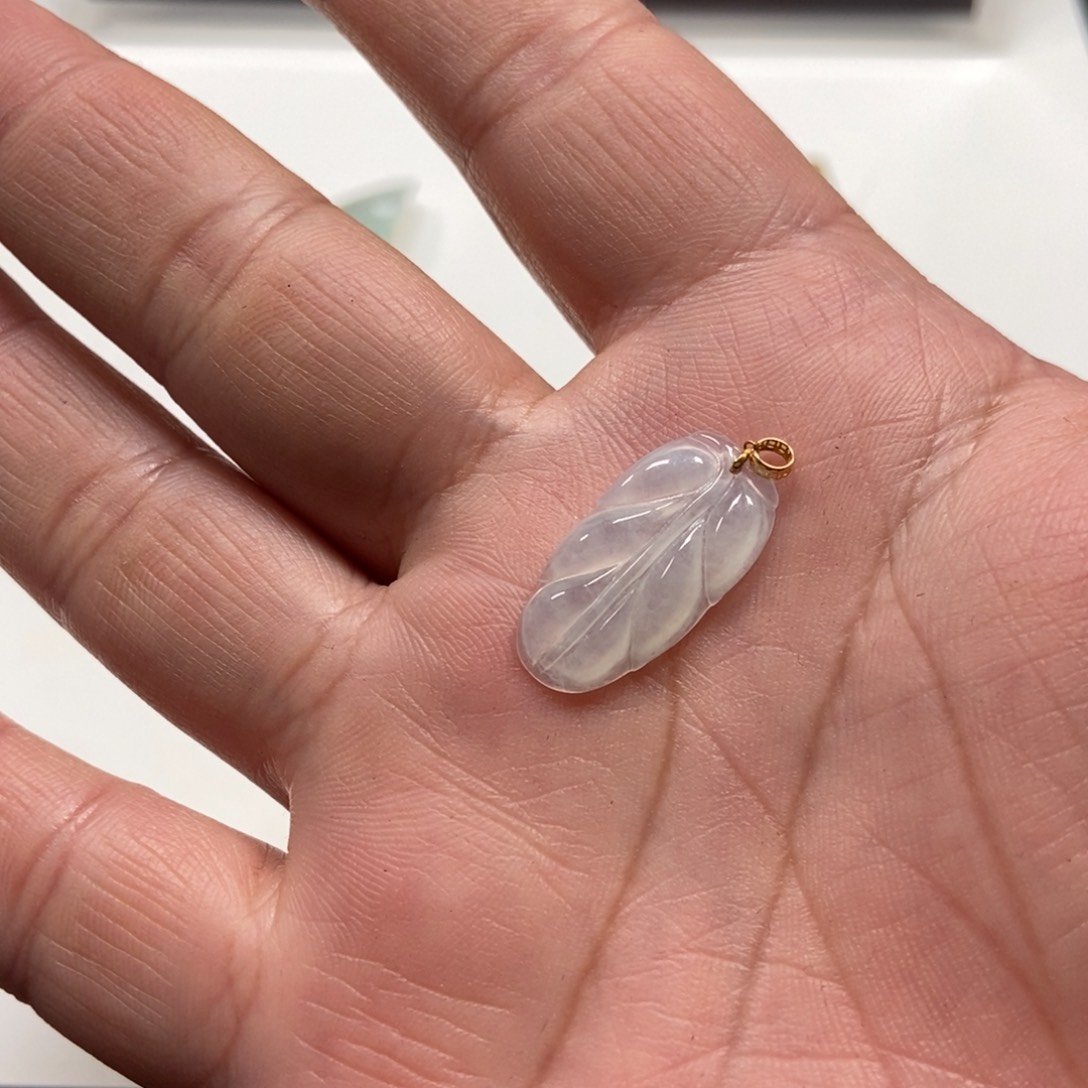 翡翠手镯未镶嵌翡翠