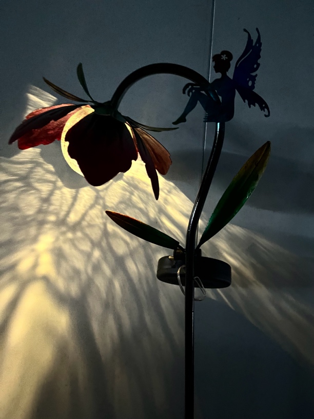 太阳能牡丹花暖白地插庭院花园装饰灯