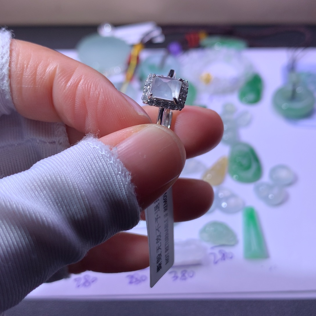 翡翠未镶嵌耳饰戒指