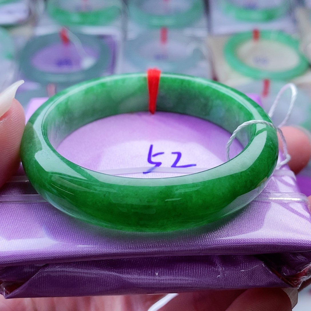 翡翠手镯未镶嵌阳绿辣绿高贵艳丽迷人气质