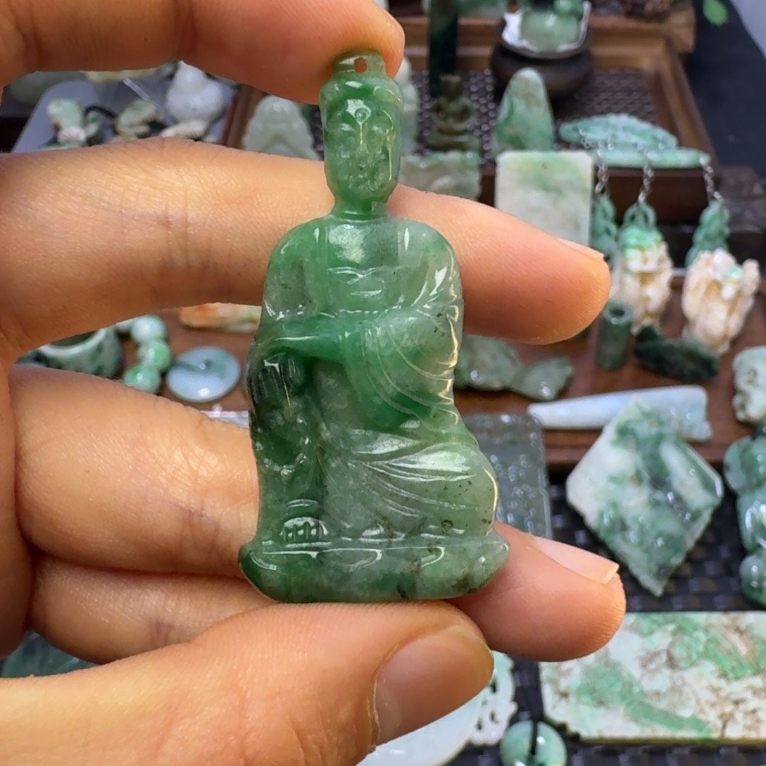 翡翠未镶嵌颈饰翡翠颈饰未镶嵌..