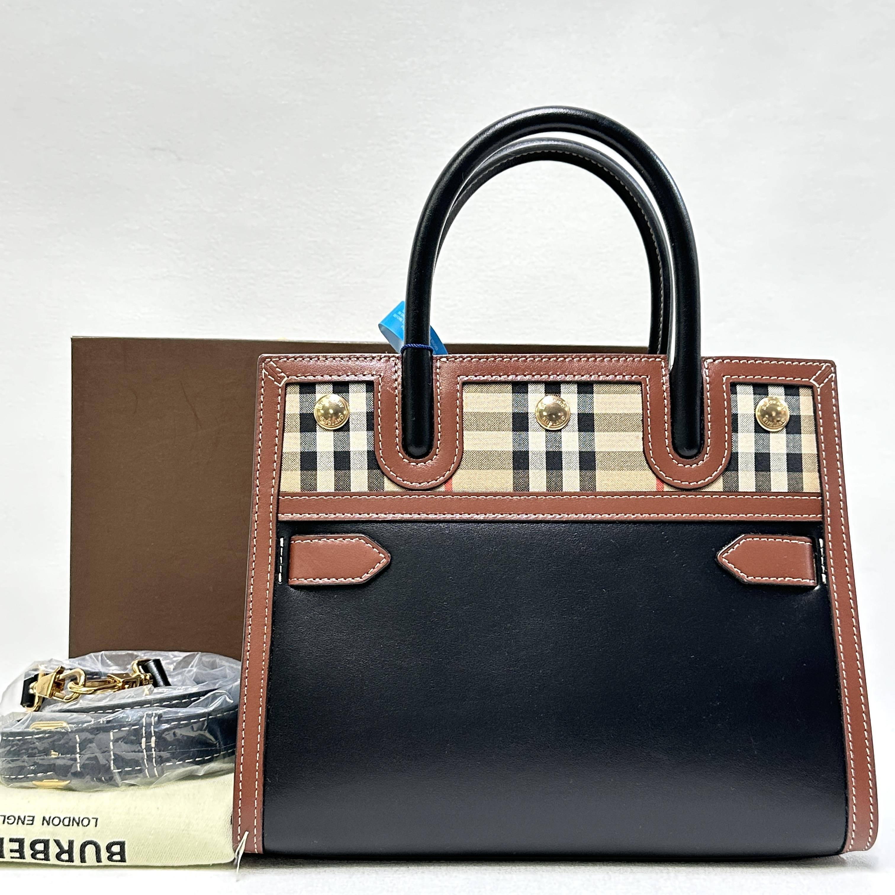 胖虎佳佳/博柏利/95新/公价0/箱包/斜挎包/312412180121