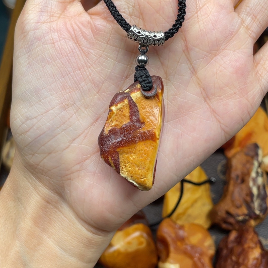 琥珀未镶嵌珠宝奇石