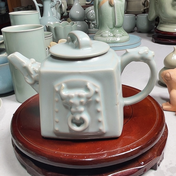 原矿有汝瓷仿古釉牛头壶大瑕