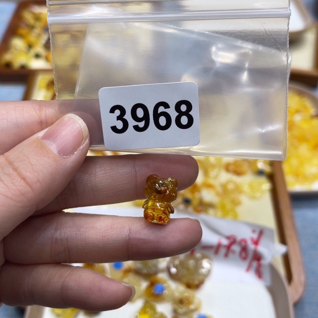 琥珀珠宝奇石未镶嵌