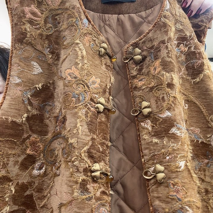 T***J38152，咖啡色，X L码，