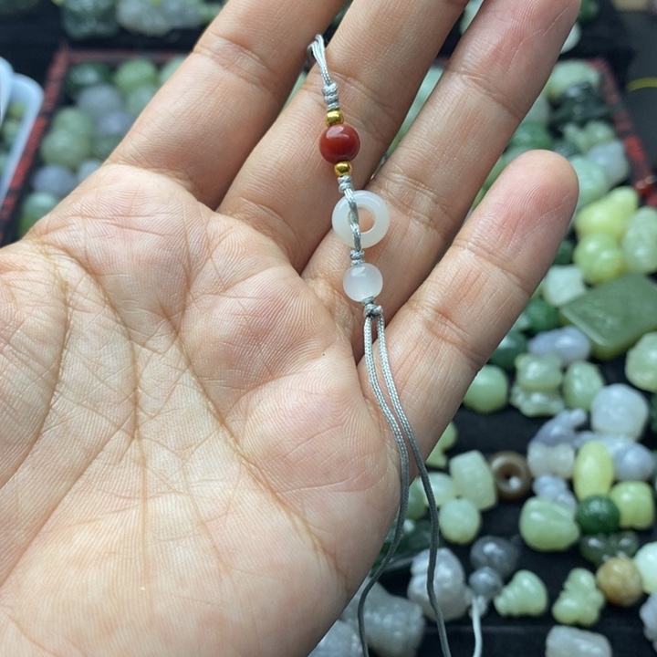 栀***子和田玉未镶嵌颈饰