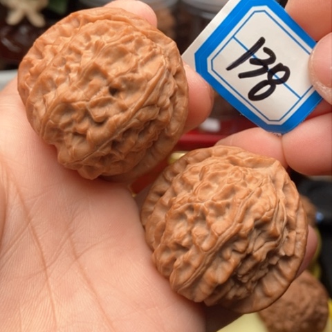 文玩核桃吊坠白狮子40.5全品