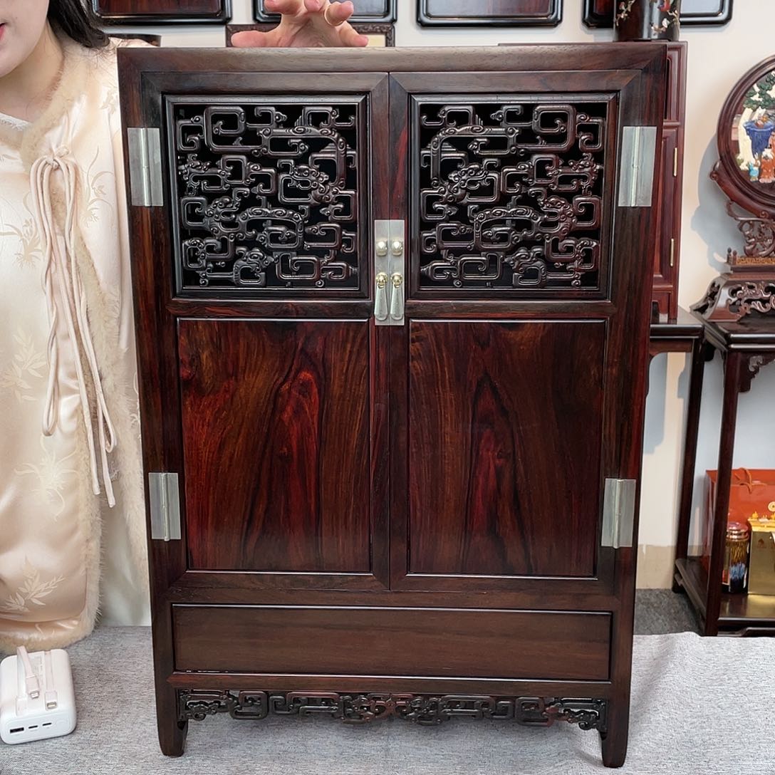 红酸枝木类成套家具