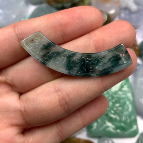 翡翠颈饰未镶嵌翡翠