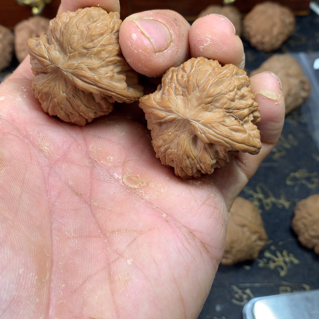 猴头核桃吊坠文玩核桃磨盘狮子头40