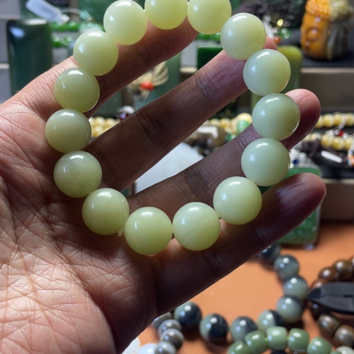 和田玉未镶嵌手串