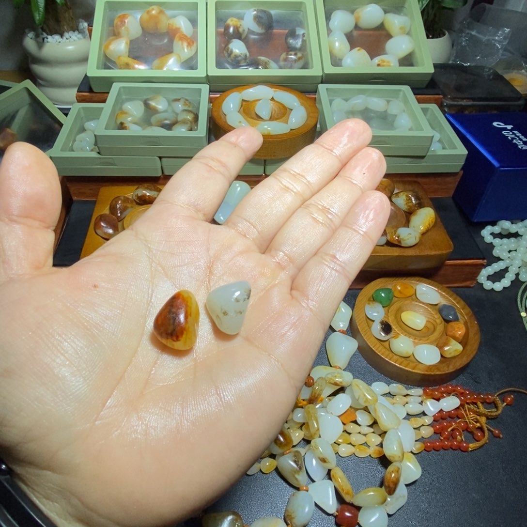 过***往和田玉未镶嵌手串