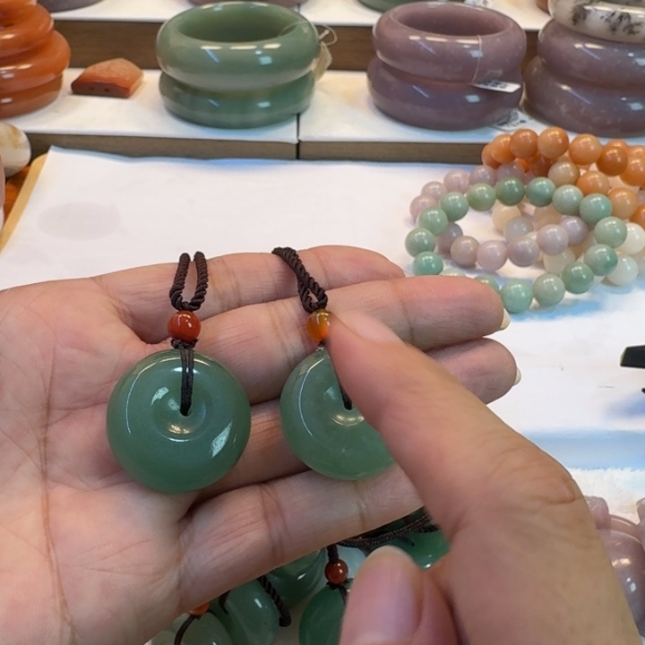 石英岩玉未镶嵌手镯