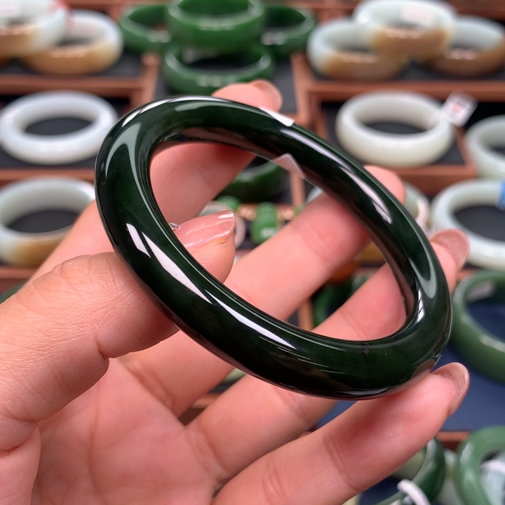 和田玉（碧玉）手镯未镶嵌
