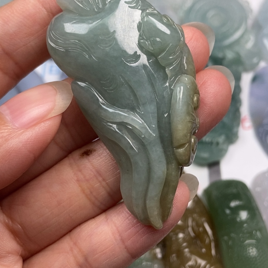 翡翠未镶嵌颈饰翡翠