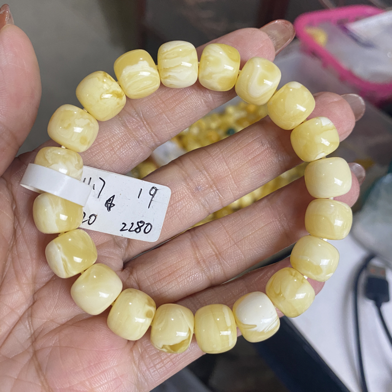 老型手串满白蜡蜡质饱满浓郁尺寸13×12