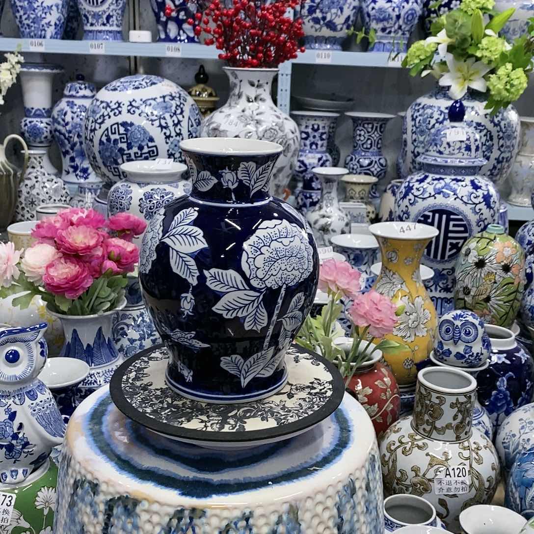 【闪购商品】摆件石榴瓶瓷器………………………………