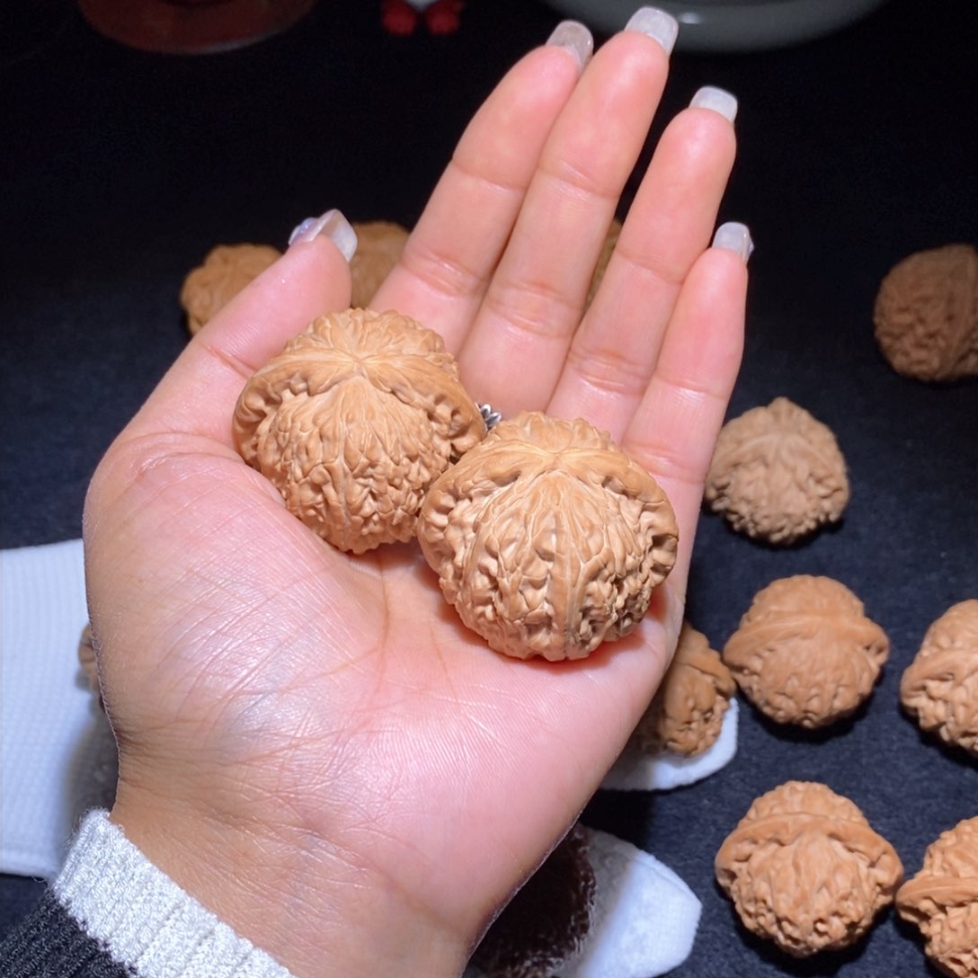 文玩核桃吊坠E*白狮子