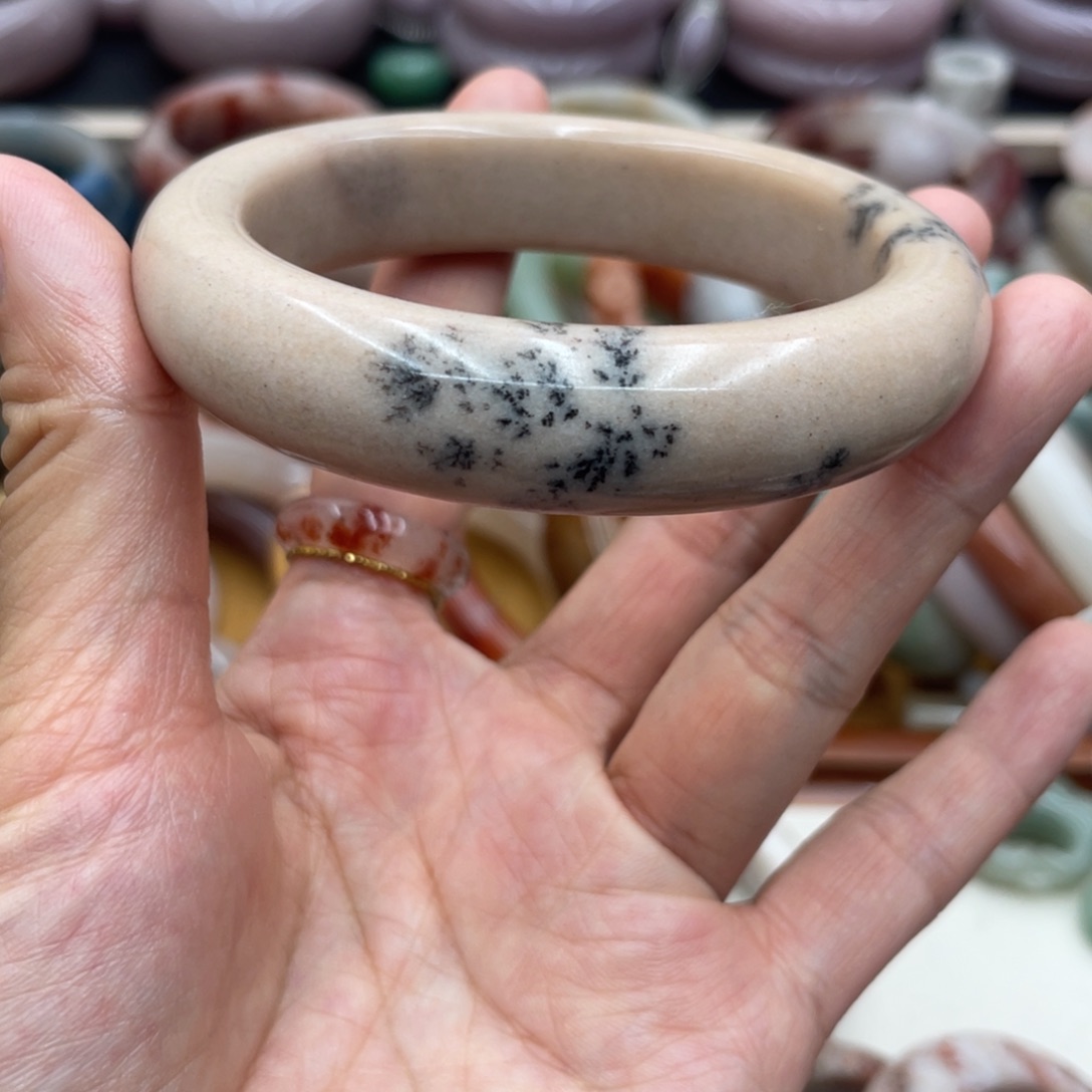 石英岩玉圈口60未镶嵌