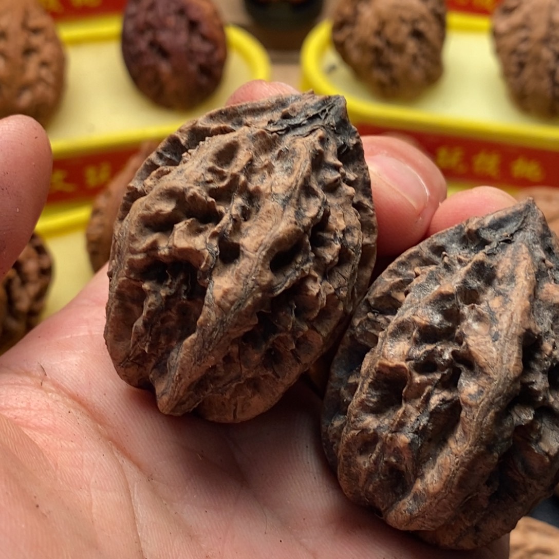 文玩核桃吊坠楸子75