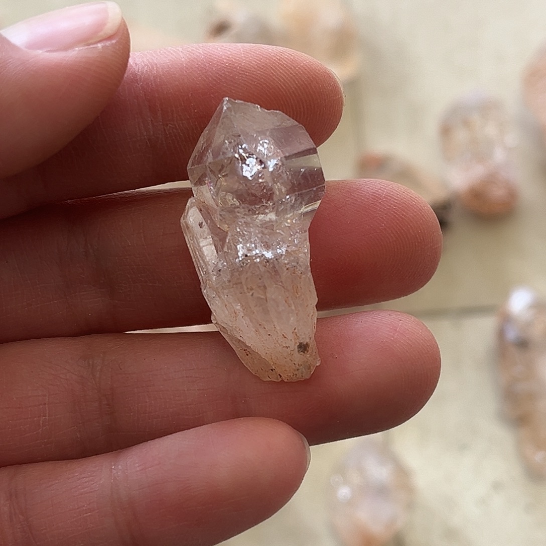 不***饼水晶珠宝半成品未镶嵌