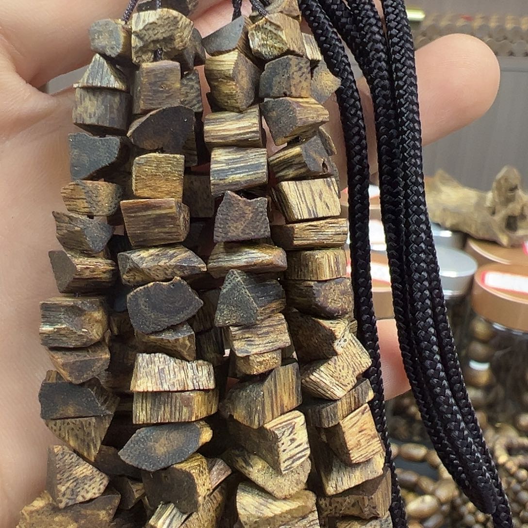 沉香碎屑沉香奇楠沉香小碎料车挂一串12克