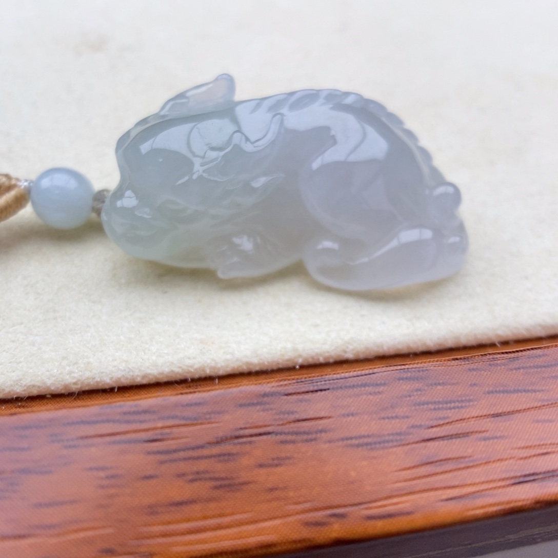 翡翠未镶嵌颈饰吊坠54