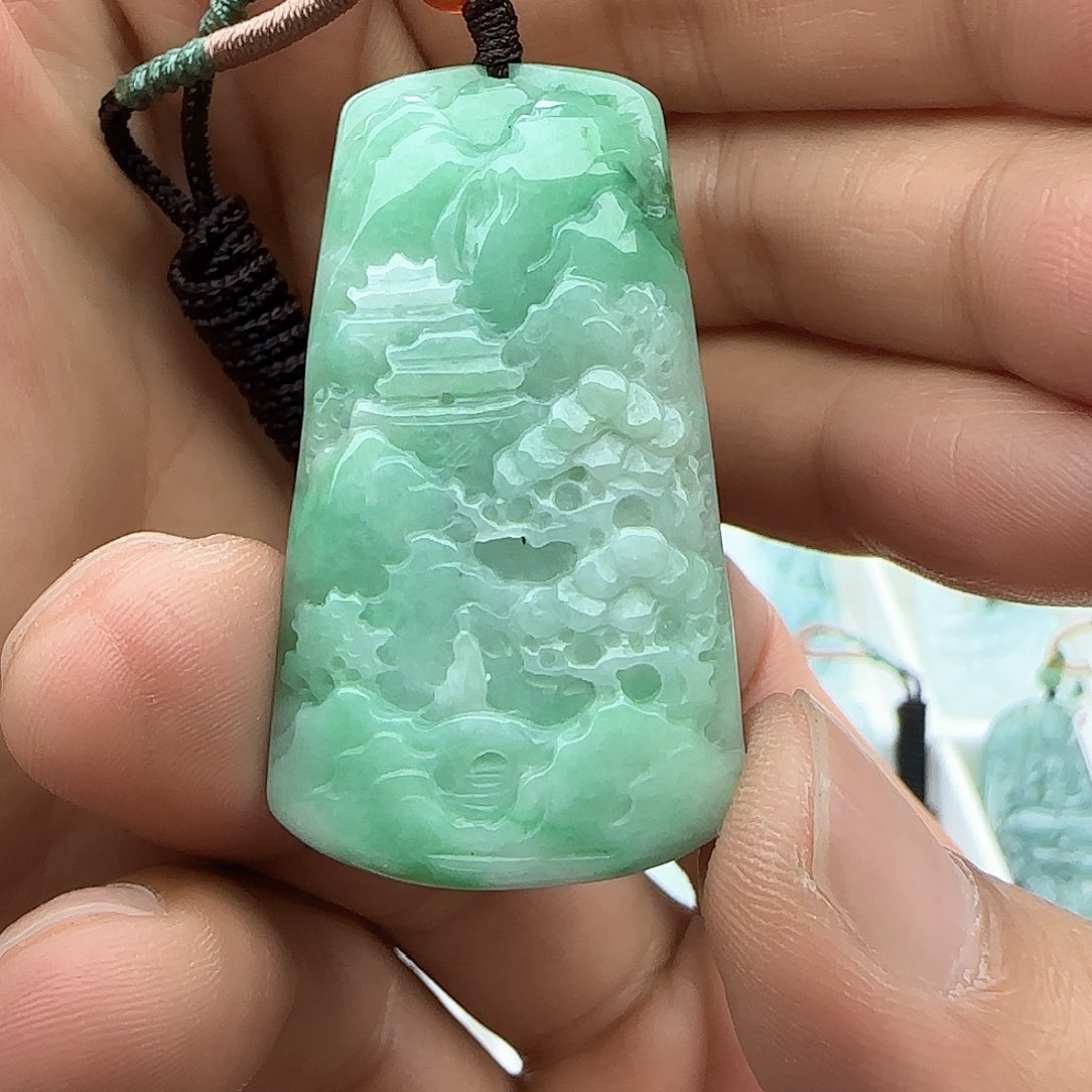 翡翠颈饰未镶嵌翡翠