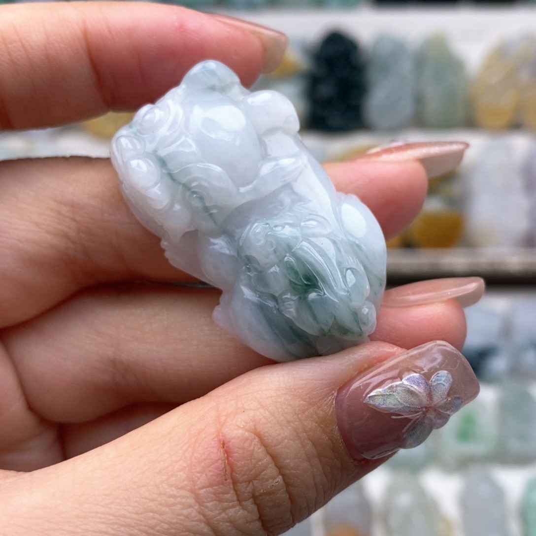 翡翠吊坠(赠链)未镶嵌