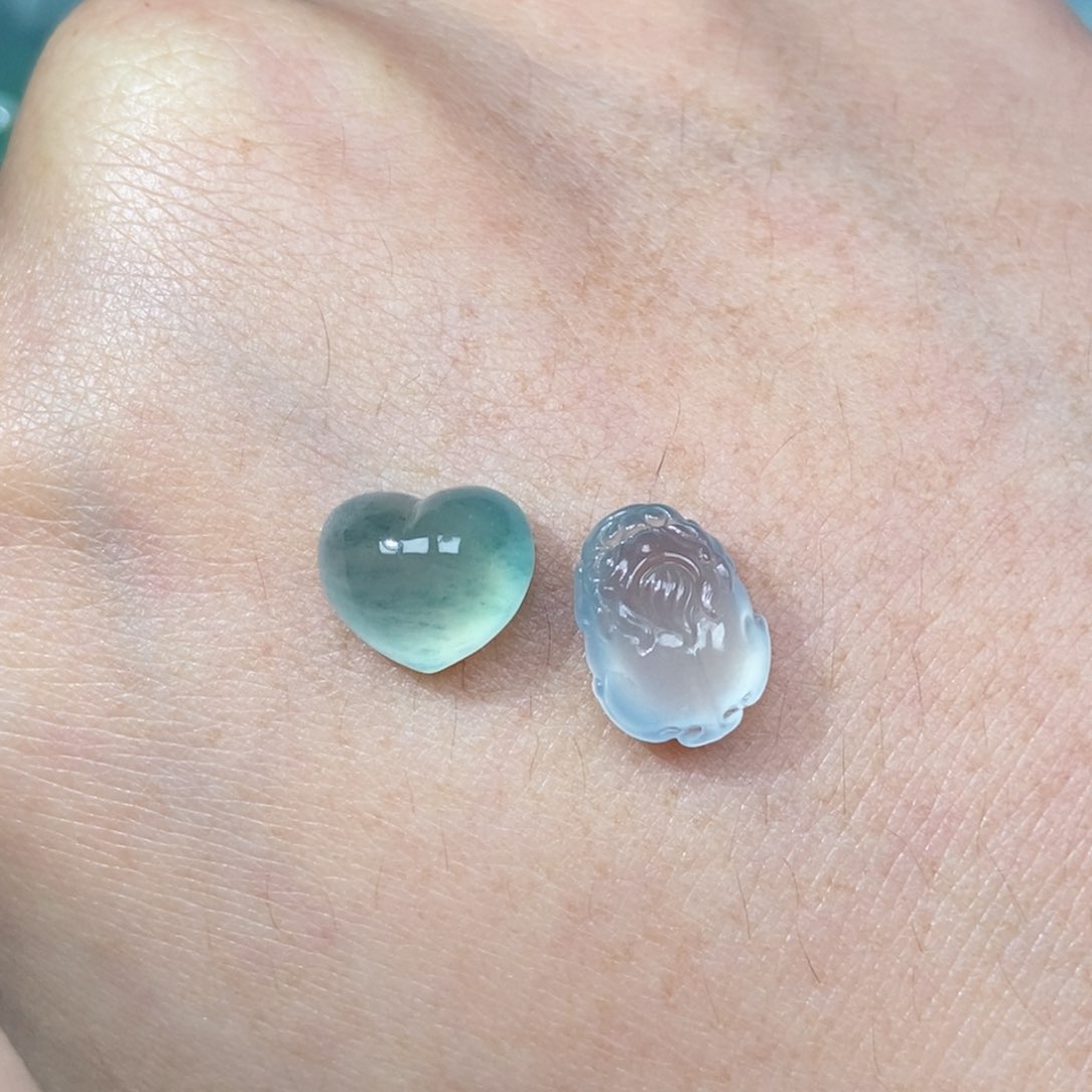 翡翠颈饰未镶嵌布***的貔貅爱心