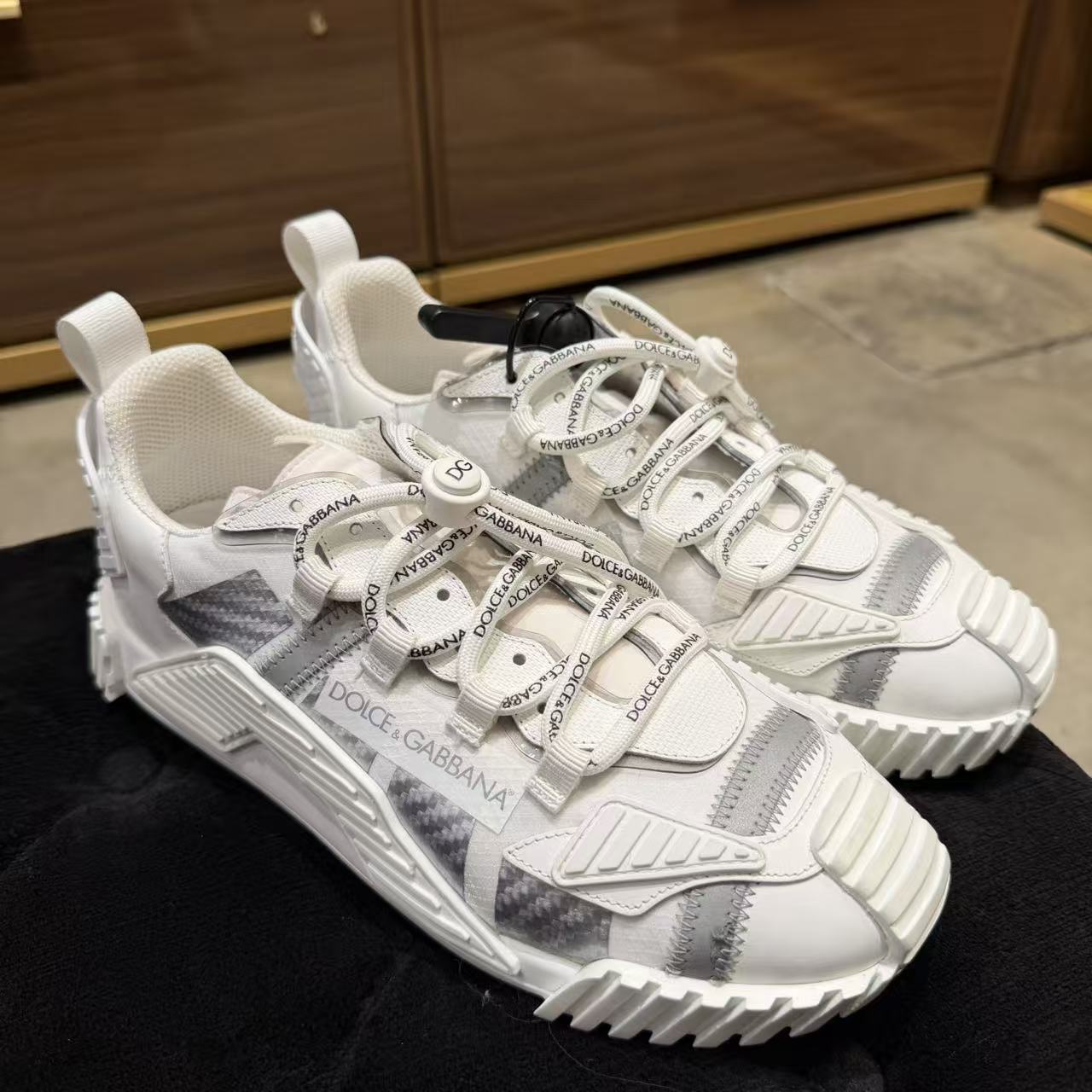 （可可在米兰）D…G（奥莱）新款简约拼色板鞋