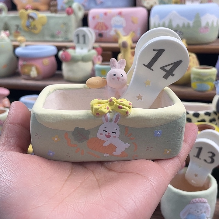 14….手工手绘花盆