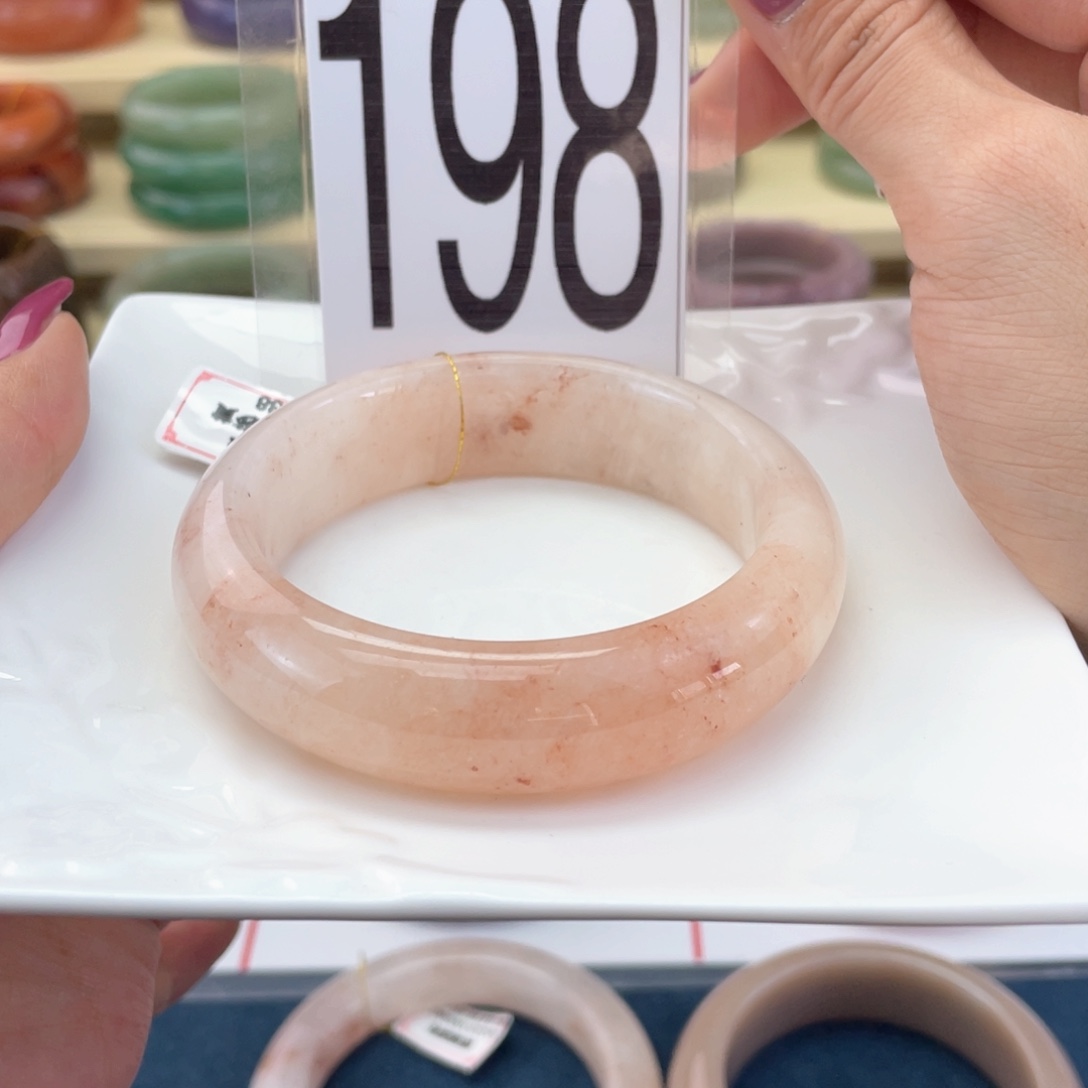 石英质玉未镶嵌手镯