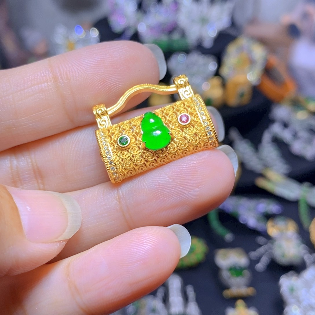 翡翠银S925镶嵌耳饰天然翡翠