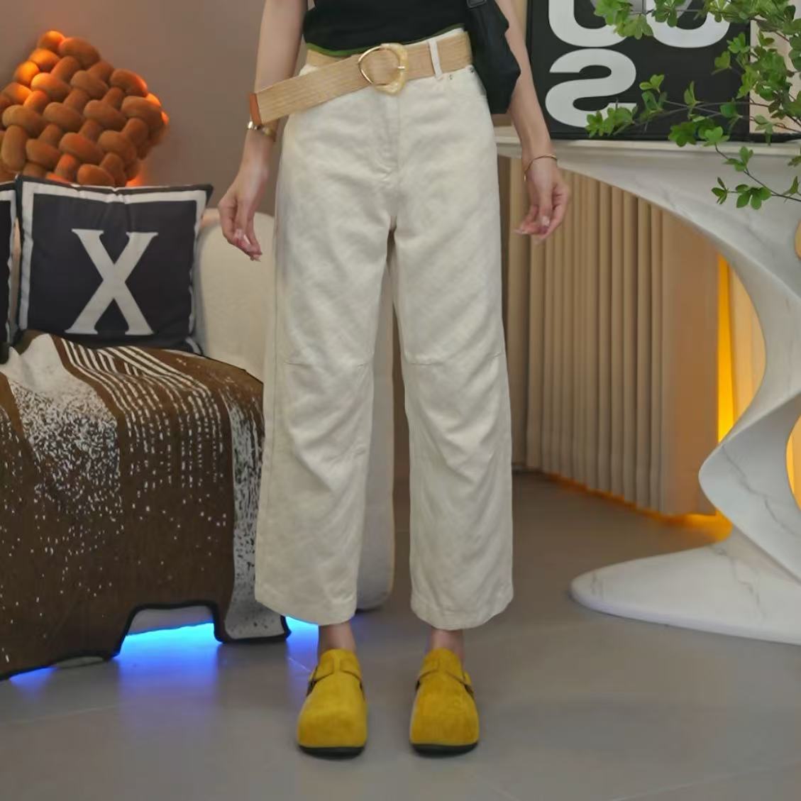 笑歌-立体刺绣设计捏褶线条七分裤-时尚设计