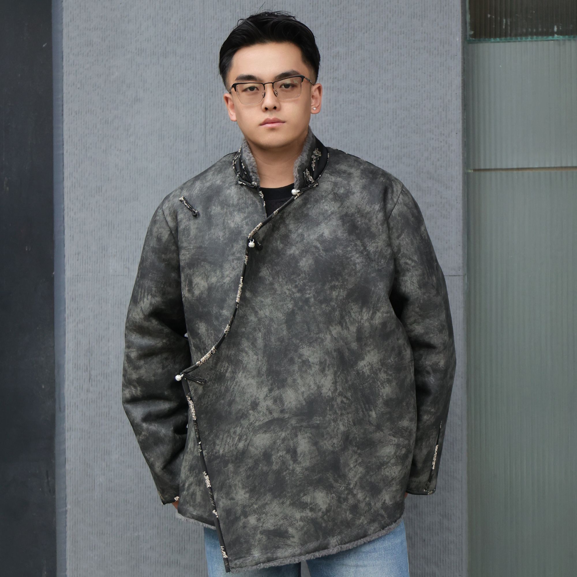 WT343藏族服装男款冬季新款皮毛一体藏式外套上衣