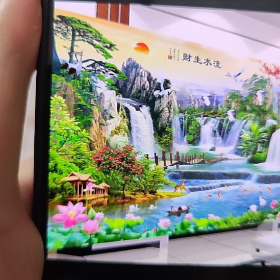 黄***犇客厅电视墙壁画壁布材质