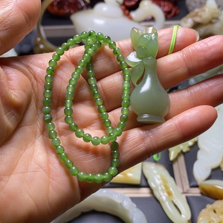 和田玉未镶嵌挂件