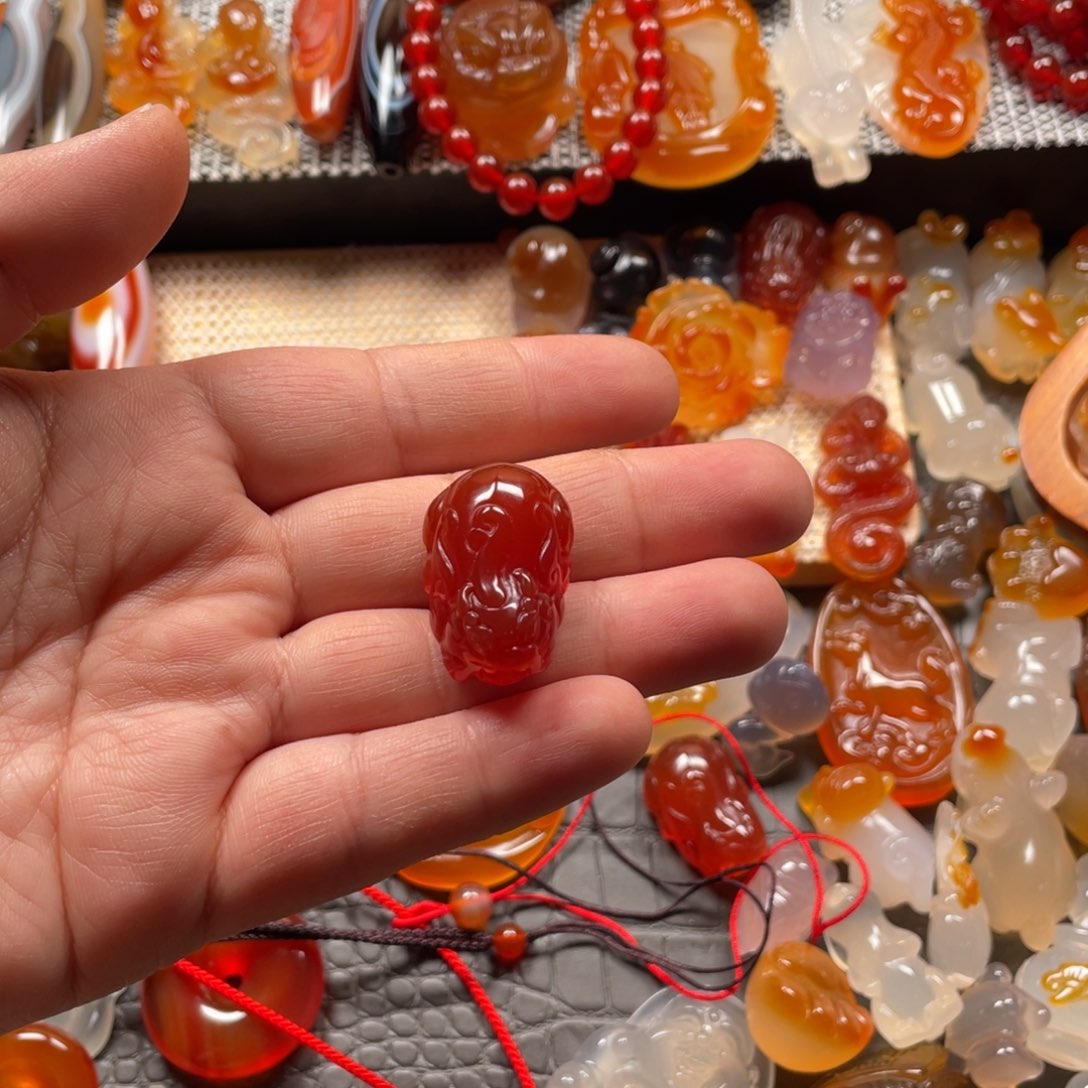 玛瑙/玉髓颈饰未镶嵌江*柒