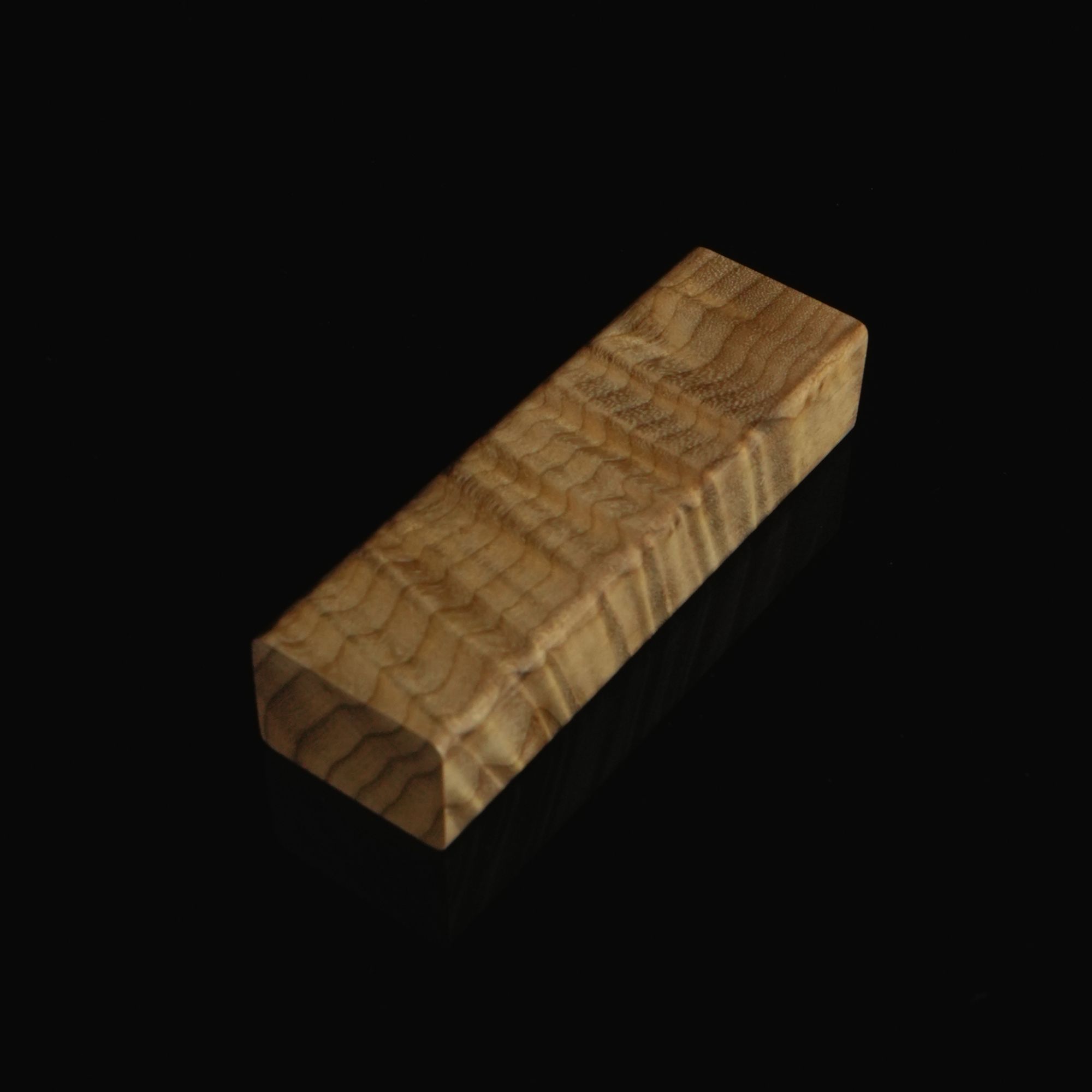 DY-C1273 金丝楠水波精工手磨印章 9x2.8.x1.9cm 34.1g