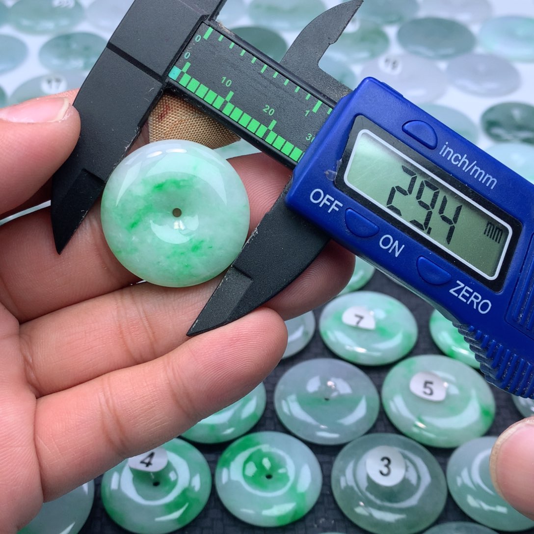 翡翠颈饰未镶嵌缅甸天然A货翡翠