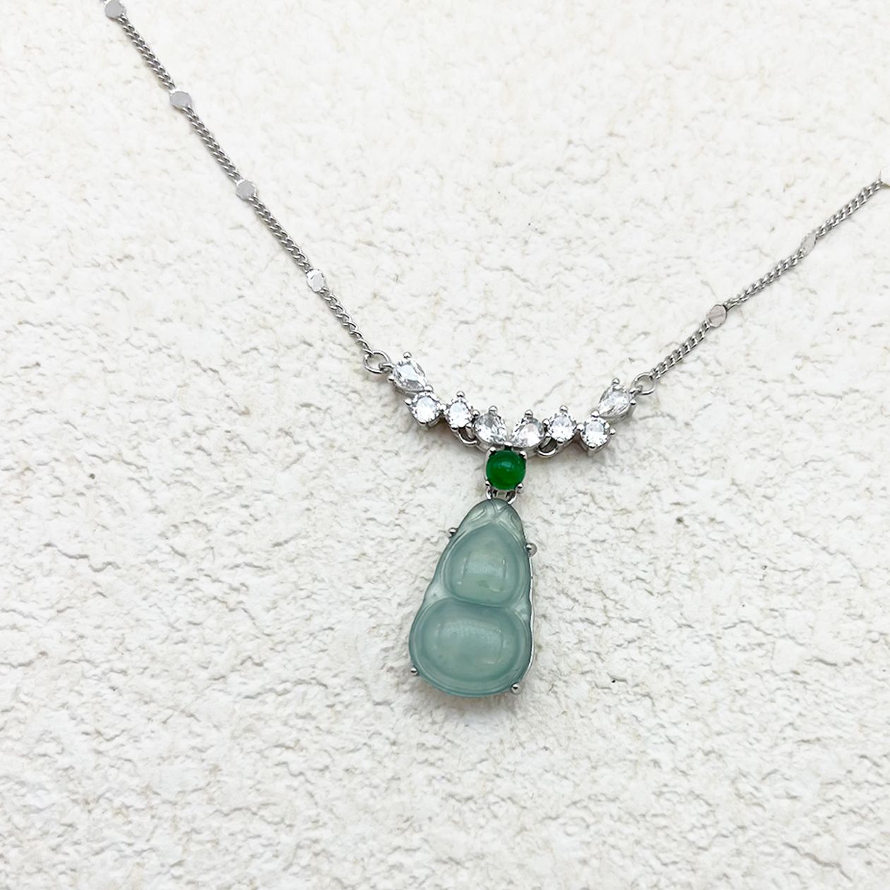 天然翡翠时尚轻奢葫芦项链（尺寸19.5*12*6mm）～ARF2020