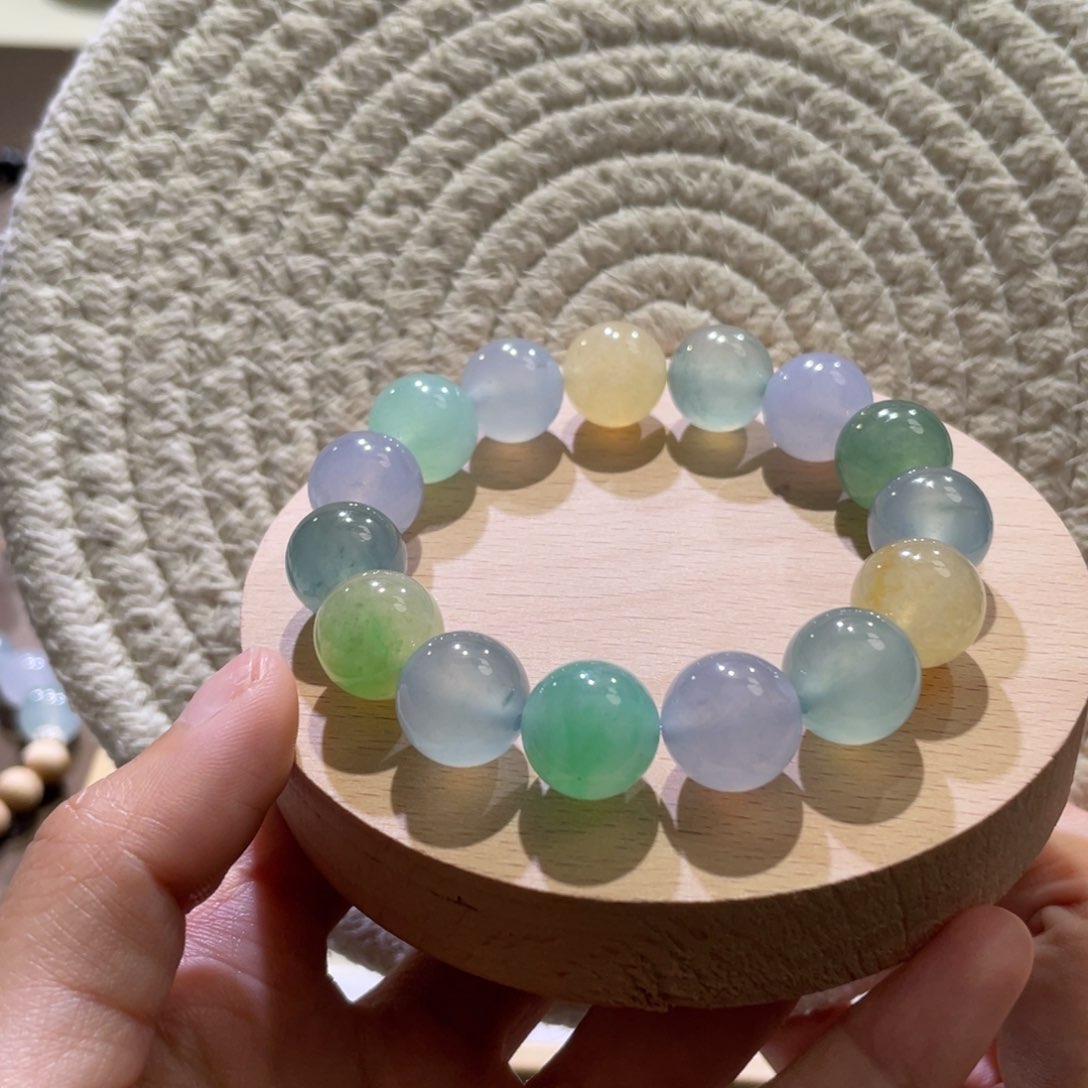 翡翠散珠天然缅a翡翠糖果串