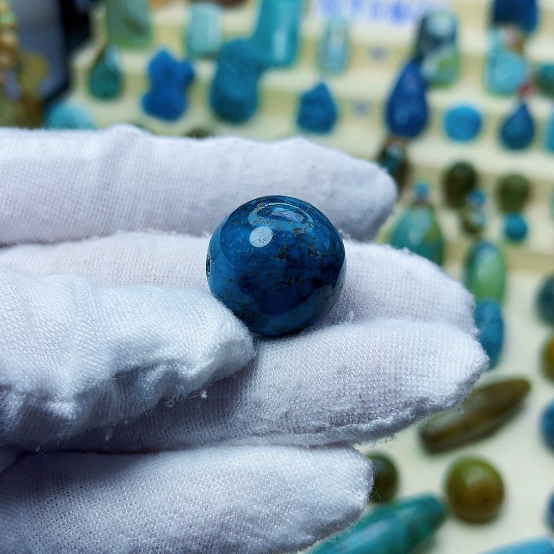 绿松石颈饰未镶嵌